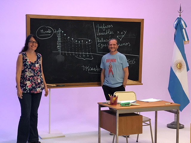 la periodista Ángela Lerena (Ciclo Básico) y el filósofo Darío Gabriel Sztajnszrajber (Ciclo Orientado) la periodista Ángela Lerena (Ciclo Básico) y el filósofo Darío Gabriel Sztajnszrajber (Ciclo Orientado)